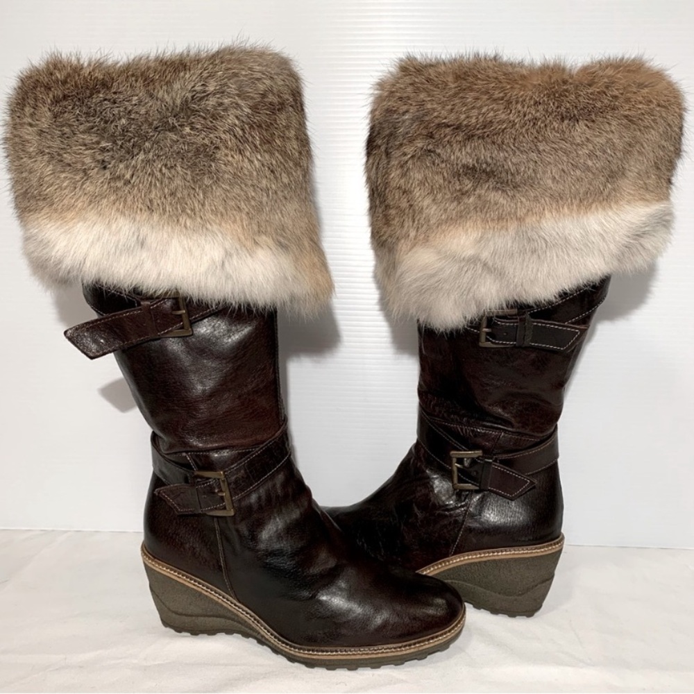 Women's Brown Fur-Trimmed Boots
